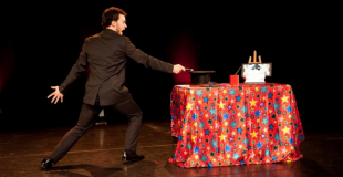 Spectacle de magie pour l'arbre de Noël du CIO à Lausanne