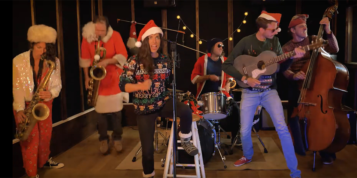 Arbre de Noël musical avec apparition du Père-Noël à Paris (16ème)