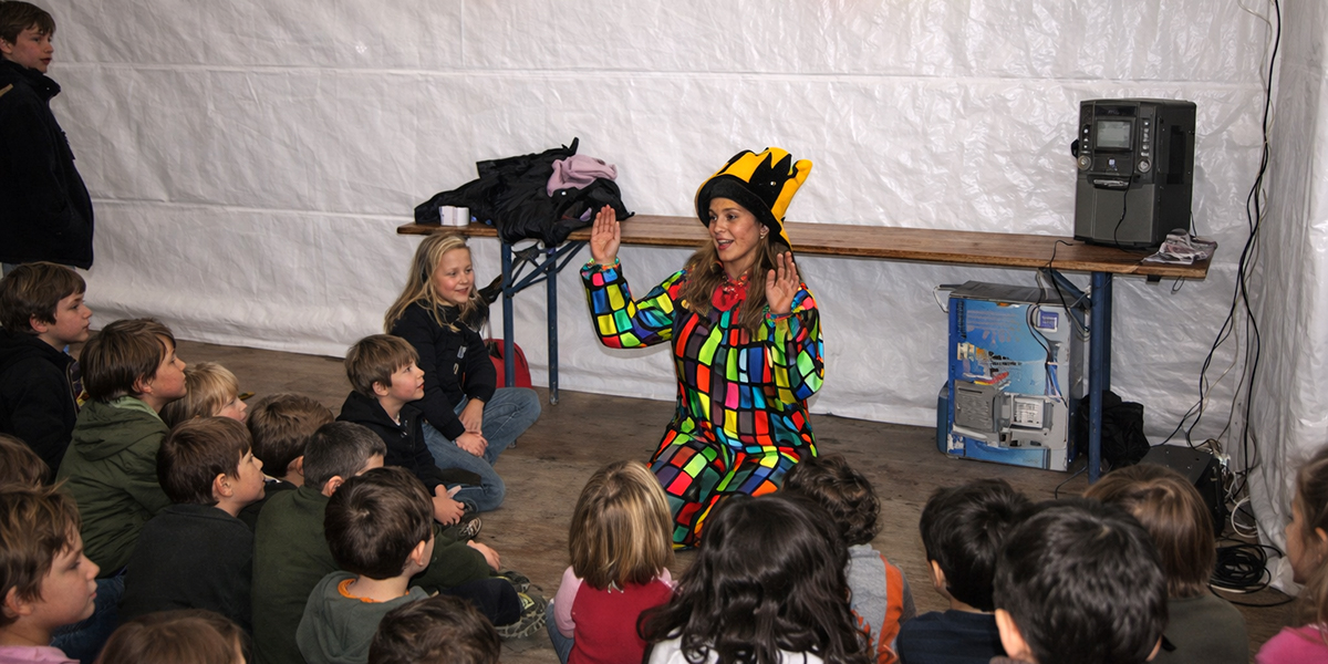 Animatrice pour Enfants pour Arbre de Noël !