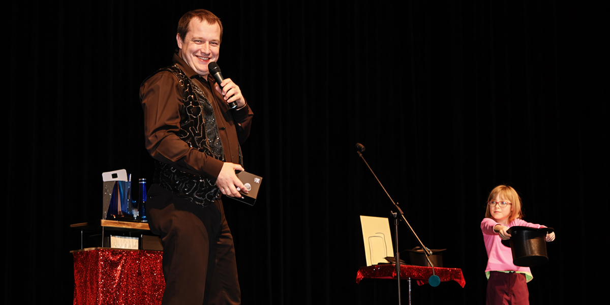Spectacle de magie interactif pour spectacle de Noël et Arbre de Noël !