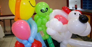 Animation scultpure sur ballons pour Arbre de Noël !