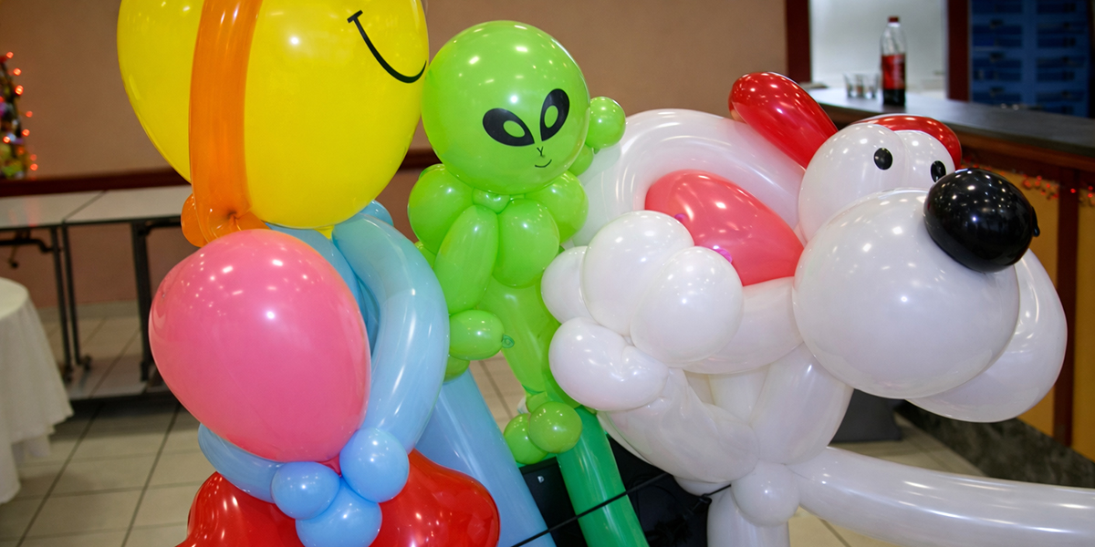 Animation scultpure sur ballons pour Arbre de Noël !