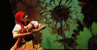 Spectacle sur une scène pour enfants