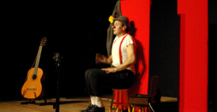 Clown musicien chanteur