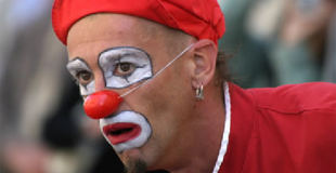Spectacle tissu aérien et clowns